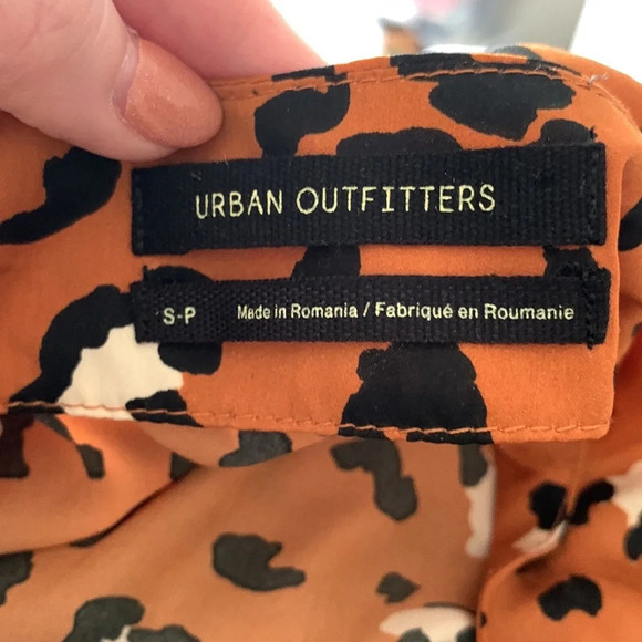 Urban Outfitters Leopard Print Flippy Satin Mini Skirt - Picture 8 of 8